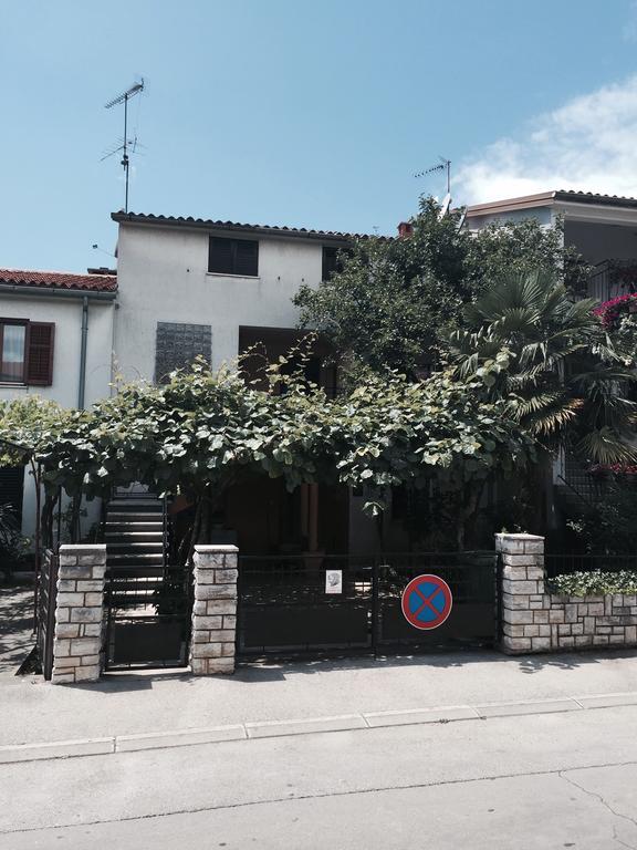 Mila Holiday Apartments Porec Luaran gambar